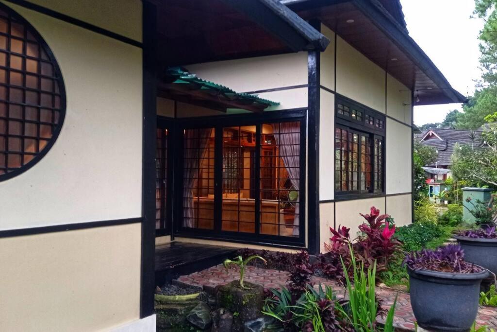 Designer Villa Tokyo Cianjur Exteriör bild