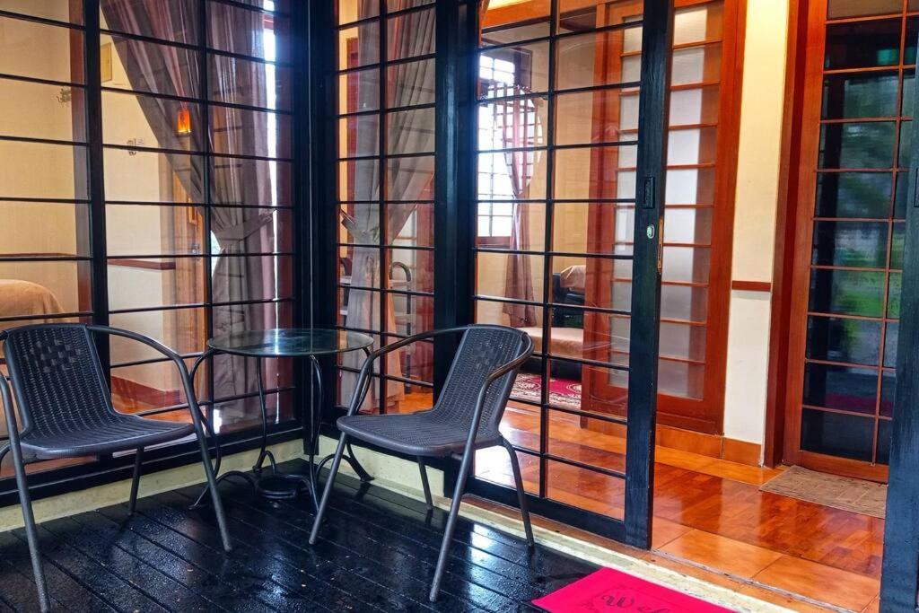 Designer Villa Tokyo Cianjur Exteriör bild