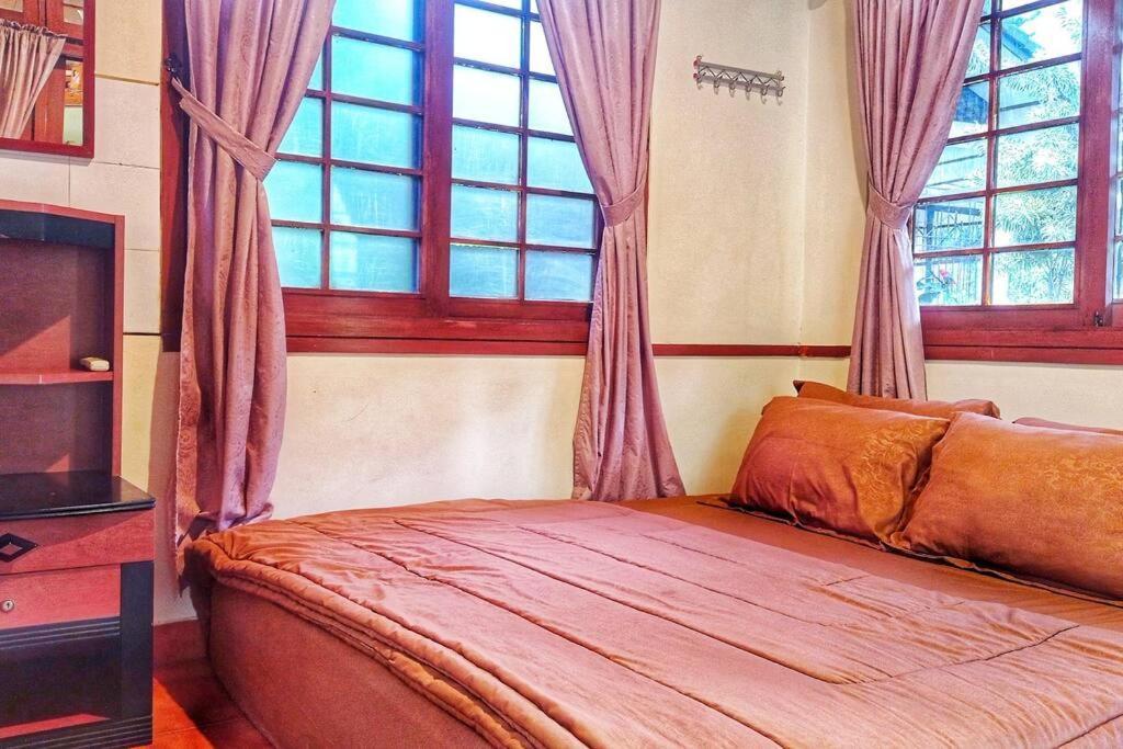 Designer Villa Tokyo Cianjur Exteriör bild