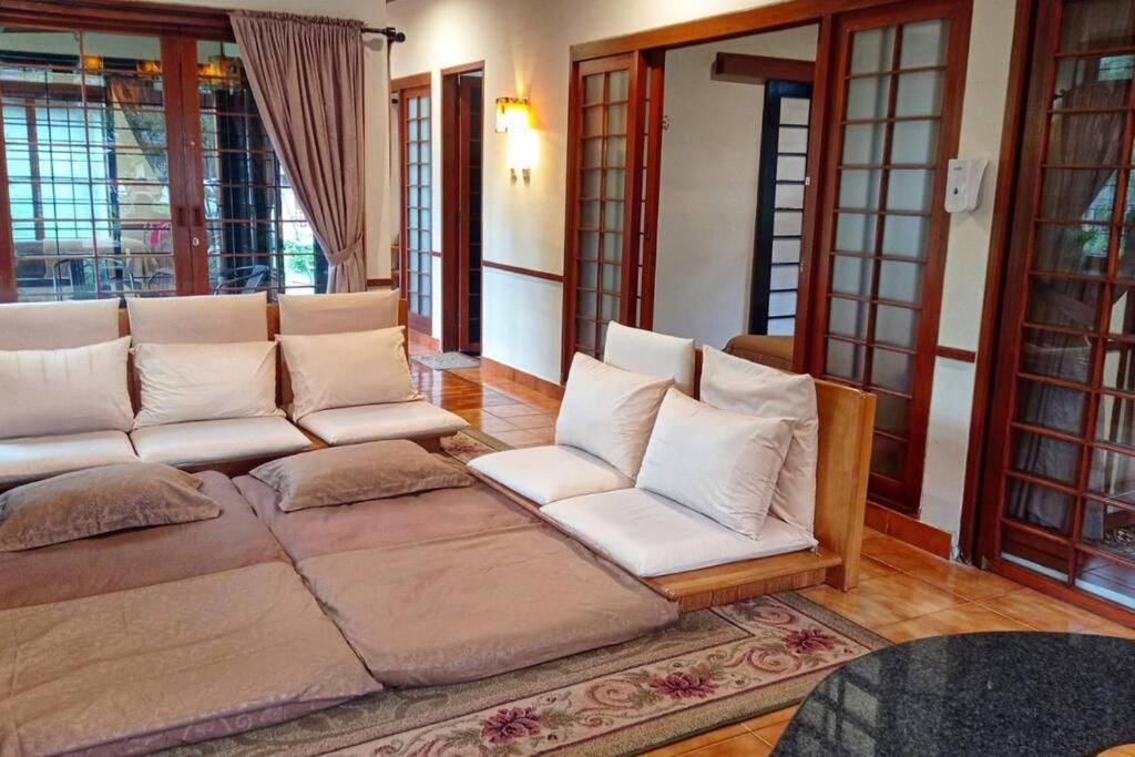 Designer Villa Tokyo Cianjur Exteriör bild