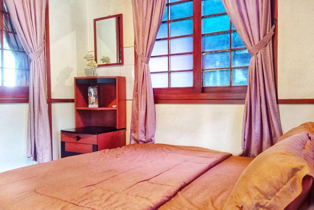 Designer Villa Tokyo Cianjur Exteriör bild