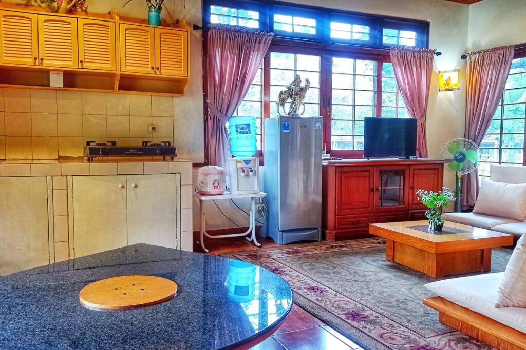 Designer Villa Tokyo Cianjur Exteriör bild