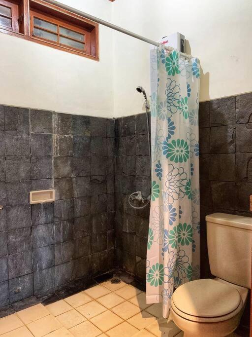 Designer Villa Tokyo Cianjur Exteriör bild